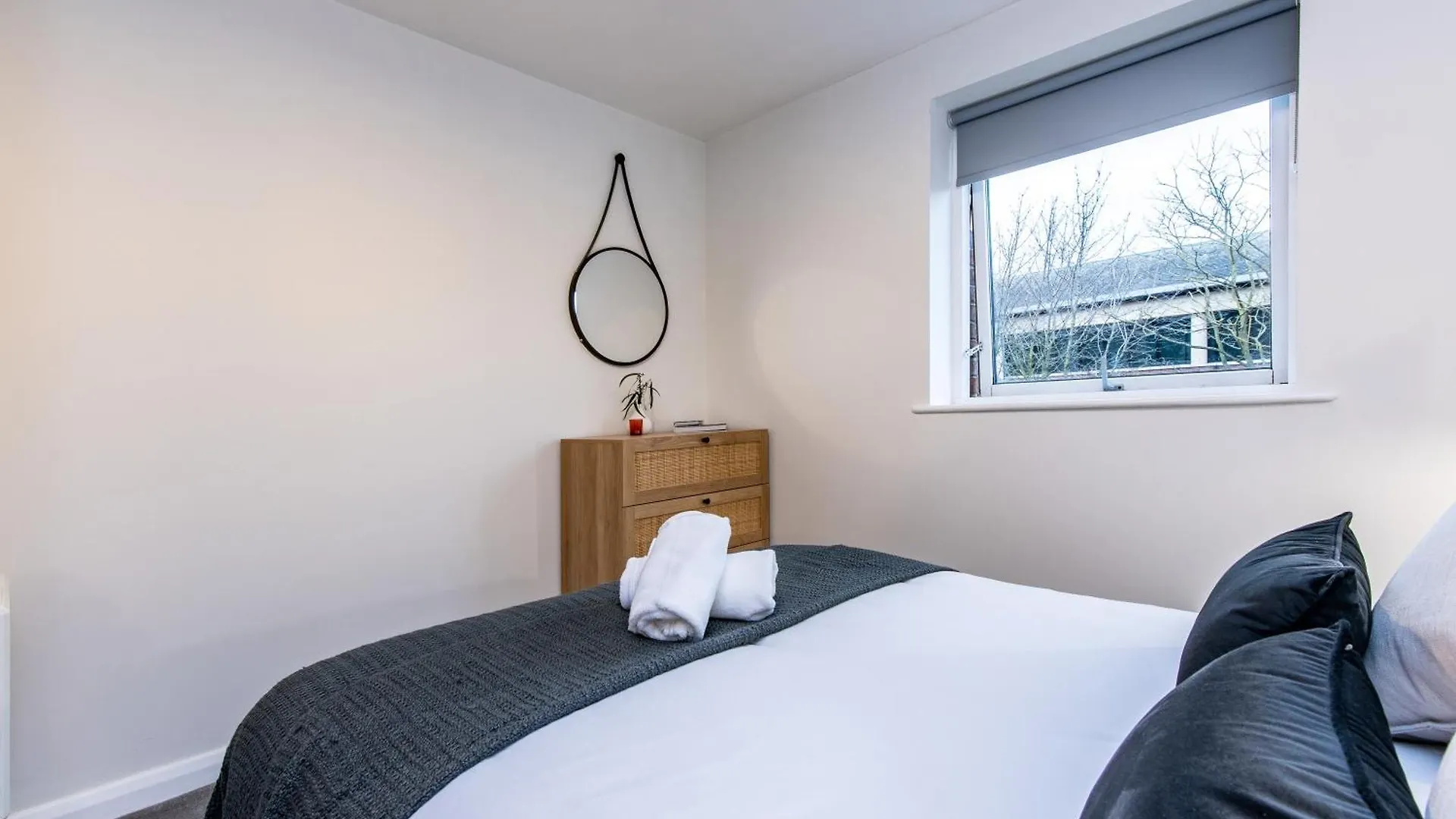 2Br Apartment With Parking, Close To York Centre 0*,